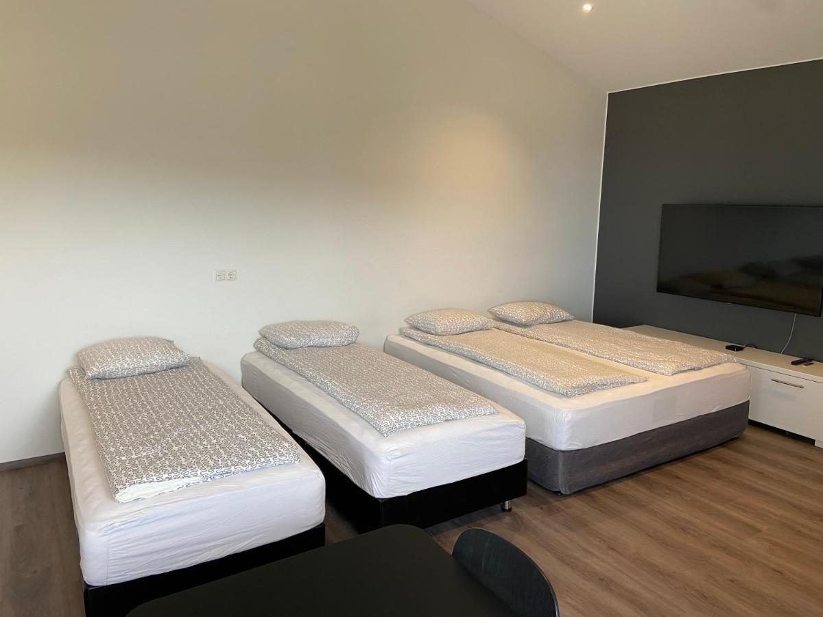 4 Person Room With Private Entrance And Bathroom Keflavík Exteriör bild
